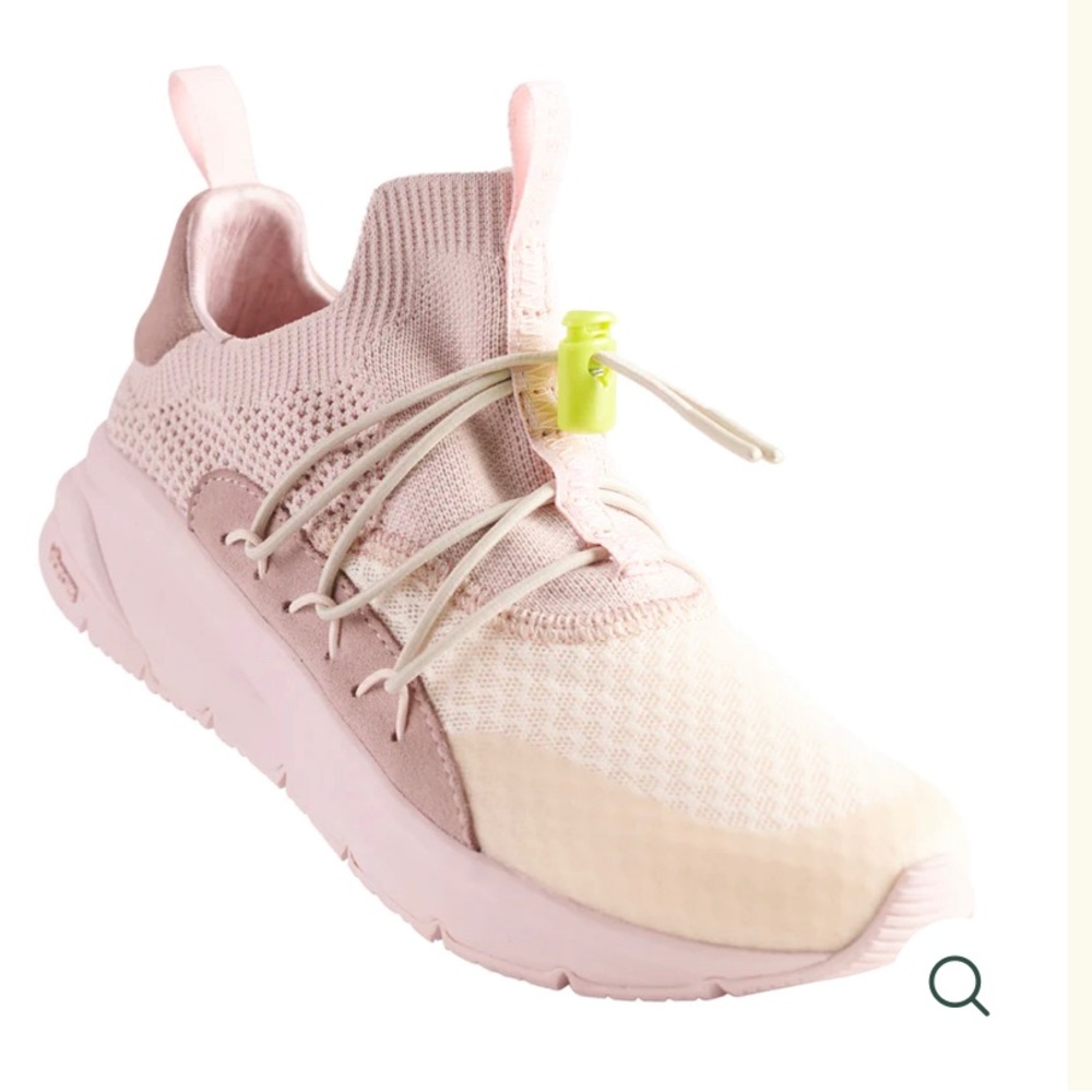 Ollie gray maternity shoes in rose color